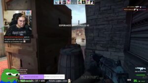 Autista juega CSGO XD